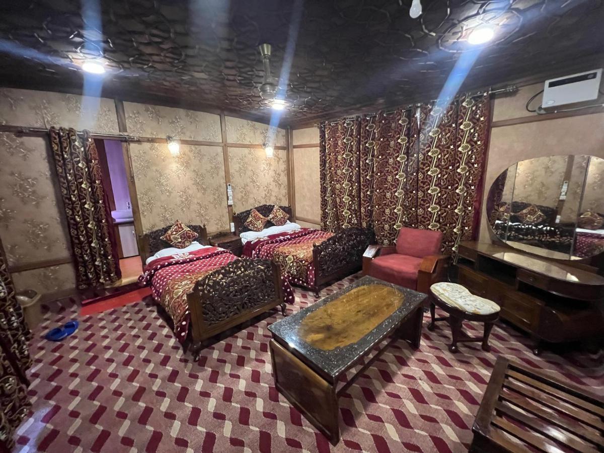 Aristotle Group Of Houseboats & Transportation Hotel Srinagar  Exterior photo